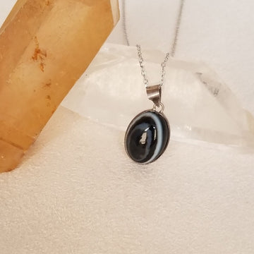 Onyx Oval Pendant